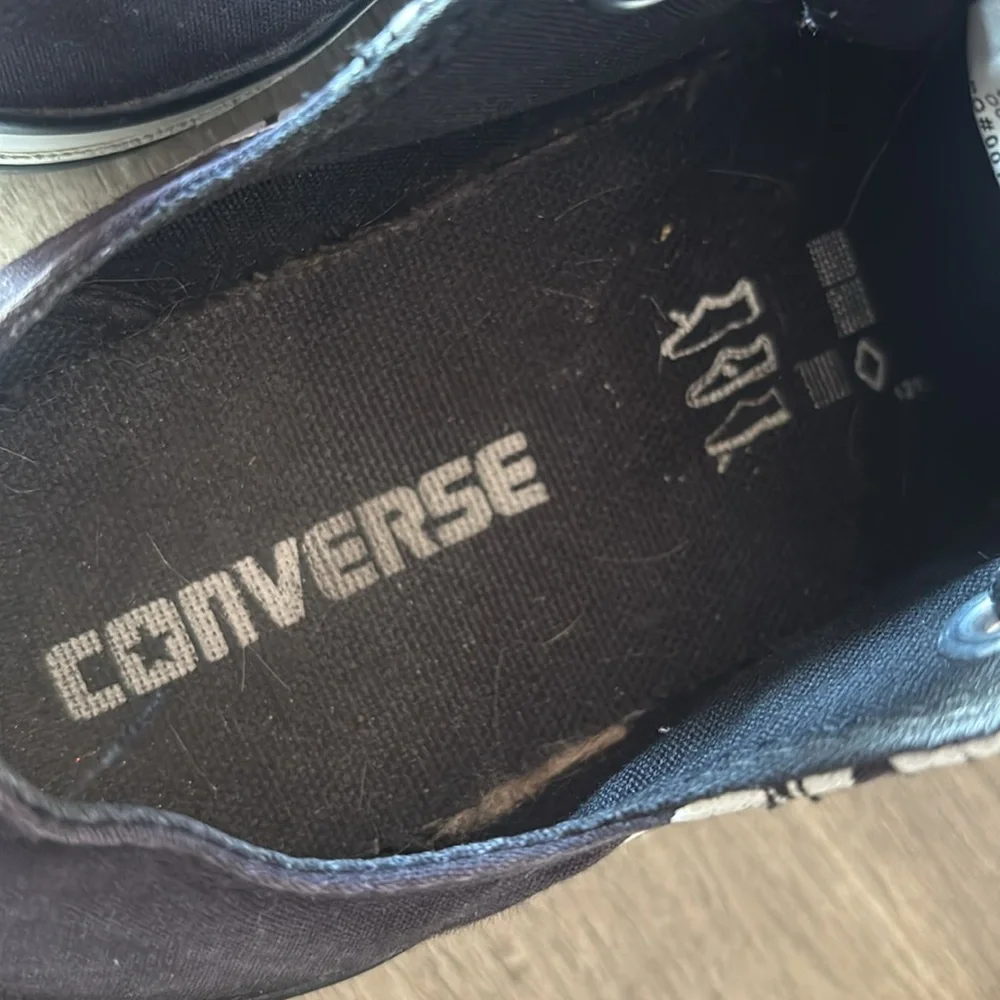 Converse Chucks Black and White Sneakers size 6 - Picture 6 of 7